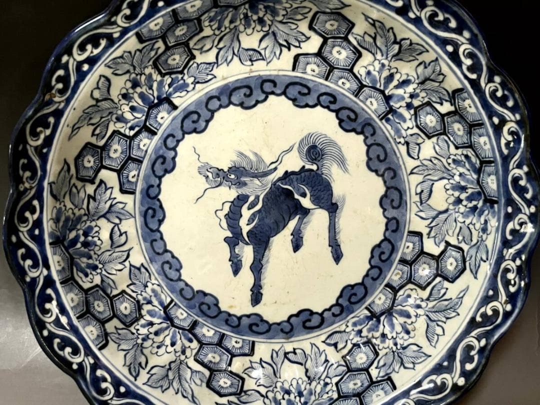 大皿■青華麒麟紋花弁型皿 染付花唐草 江戸期 古伊万里 古玩 時代物 骨董品■