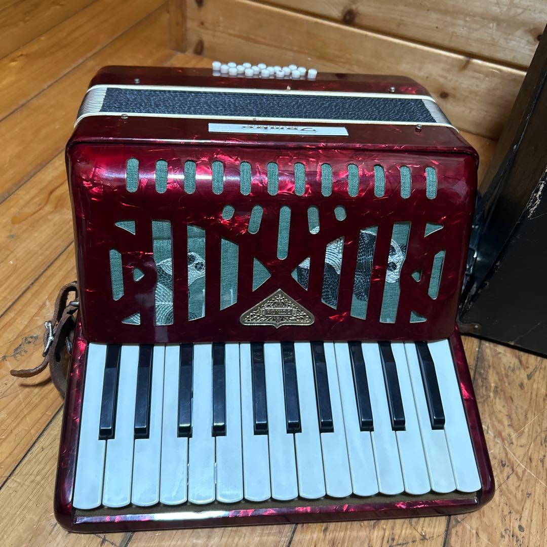 送料無料【美品】TOMBO アコーディオンNo.28(ハードケース付) 25鍵盤