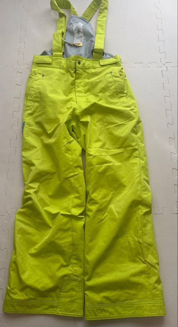 お値下げ歓迎デサントDESCENTE 子供用スキーウェア 140