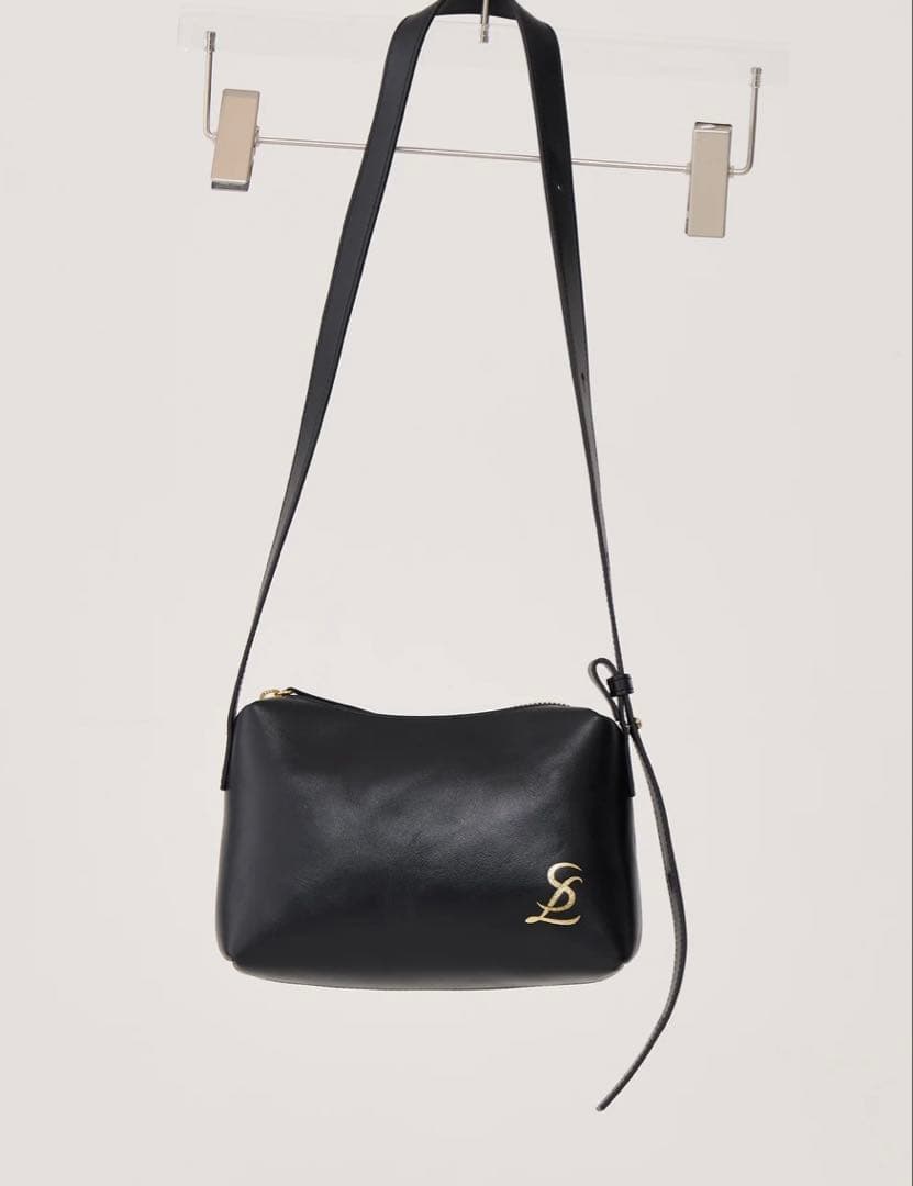SULA カズタ　Curve leather bag n.SSign