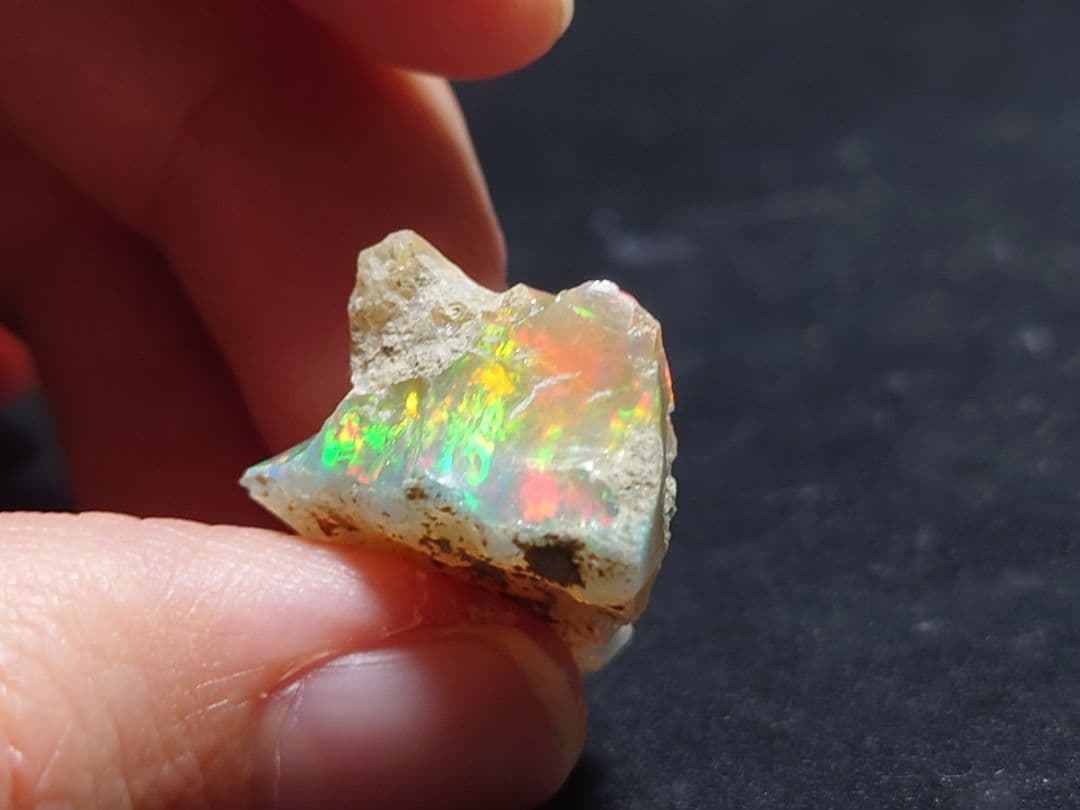 エチオピアウェロ産　オパール　ジュエリーグレード　原石　鉱物標本