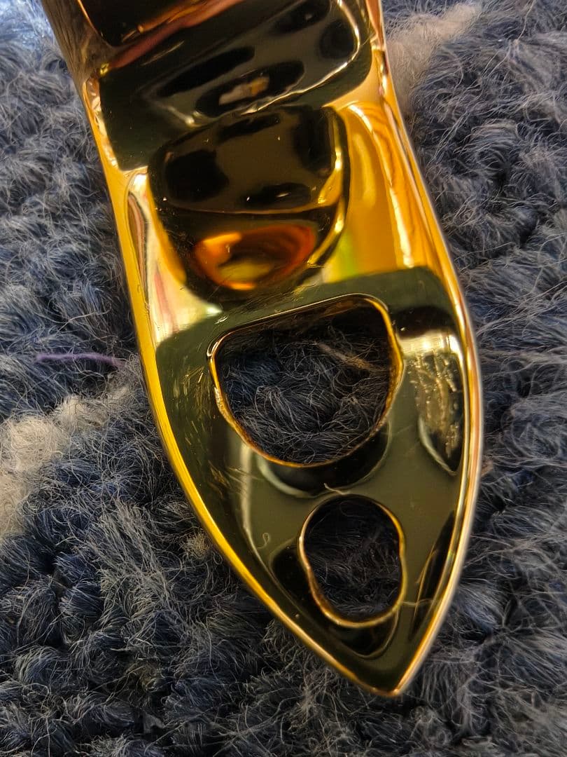 アルトサックス用サムレストとヤニーブースター