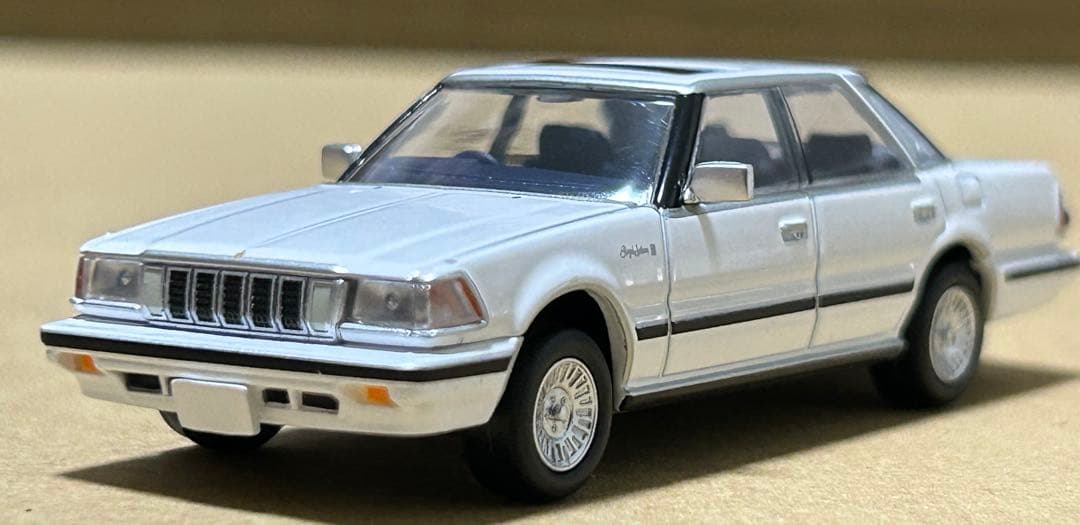 トミカリミテッドヴィンテージネオ トヨタ クラウン ハードトップ