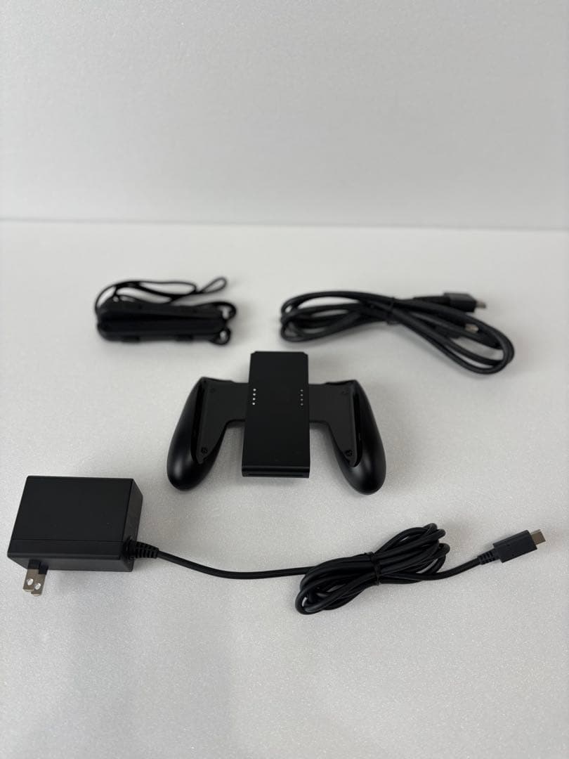 ほぼ新品 Nintendo Switch 本体 2024年製