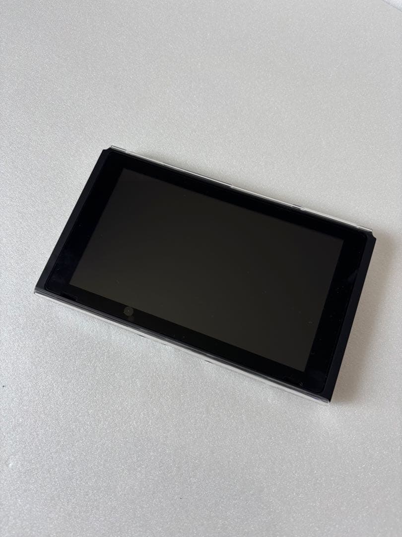 ほぼ新品 Nintendo Switch 本体 2024年製