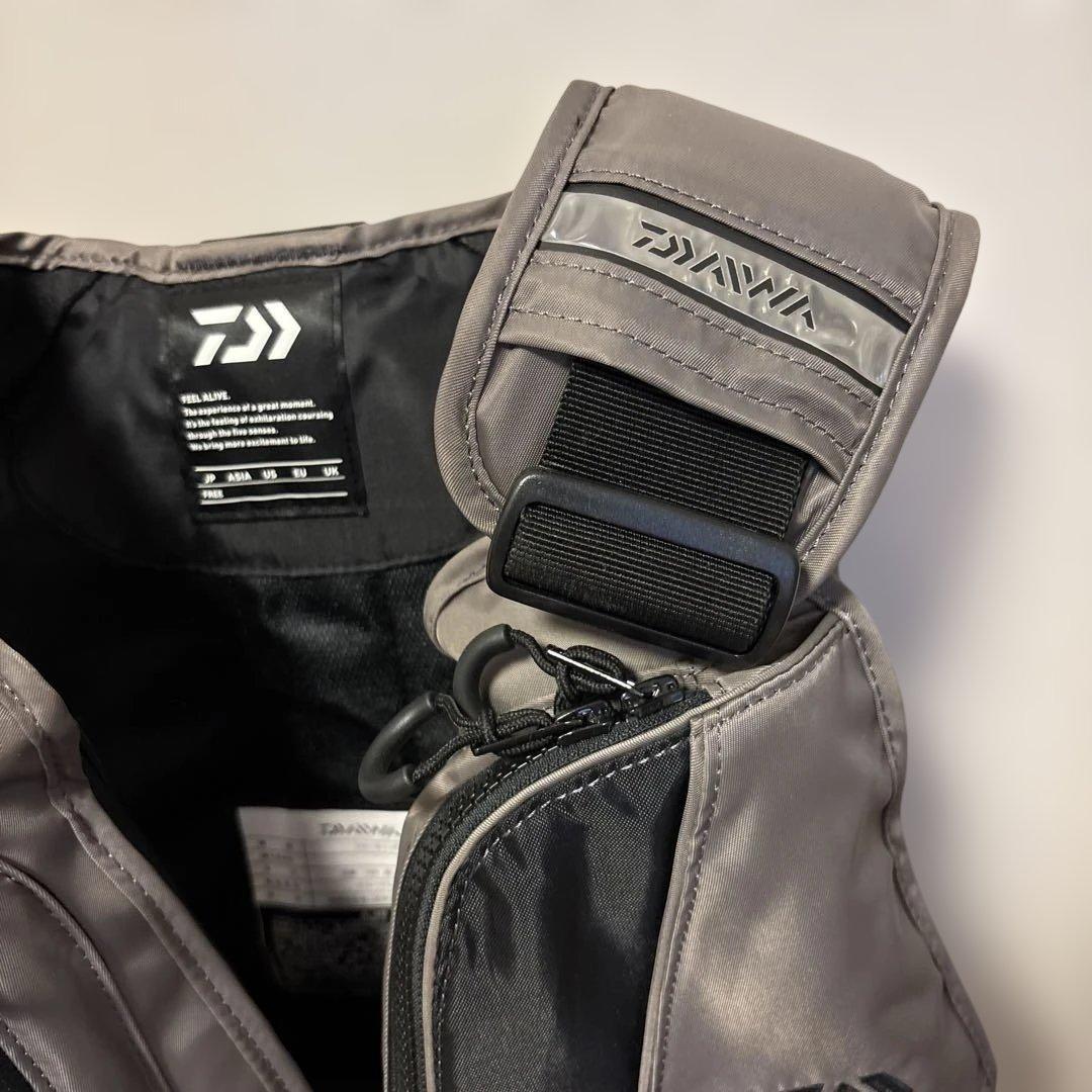 ダイワ　フローティングジャケット