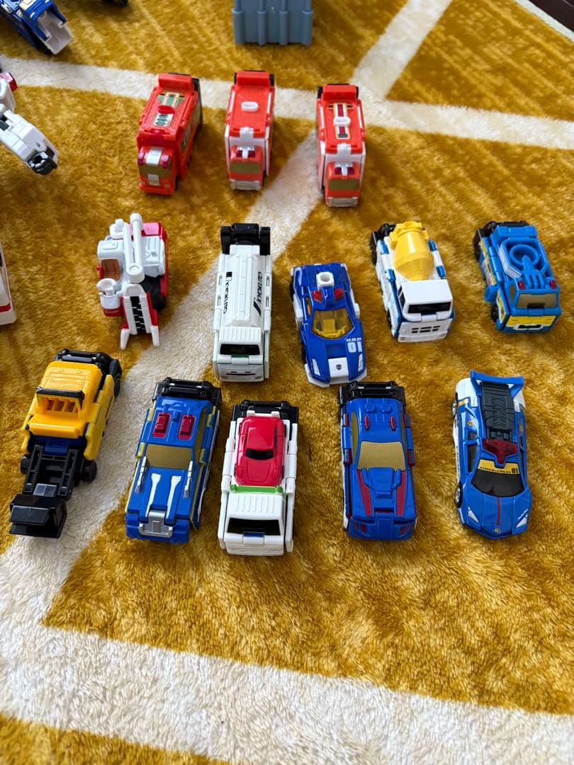 トミカ ミニカーセット 変形可能