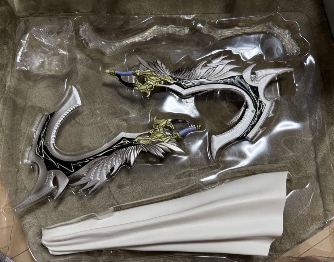 説明必読　PLAY ARTS改 オーディン「ファイナルファンタジーXIII