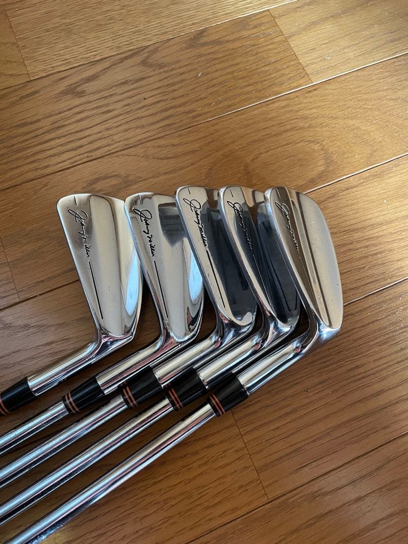 ADAMSGOLFのゴルフキャディバッグとアイアンセット