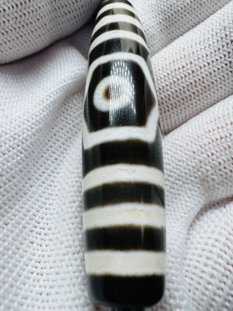 文玩堂：極致黒白宝蓋三眼天珠（財運を助ける）