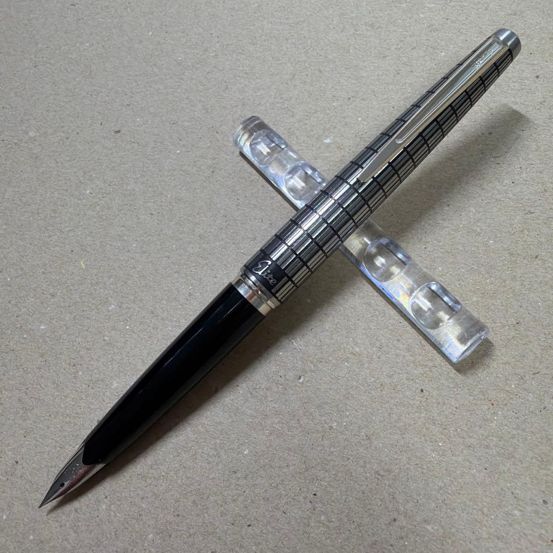 廃盤 パイロット Elite エリート 半格子 万年筆 18K 750 F 蝕刻