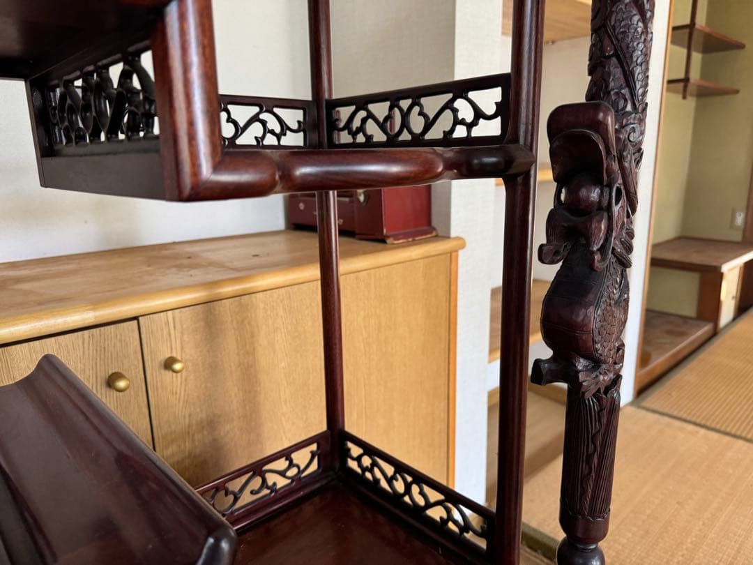 高級 中華　龍彫刻 飾り棚 花梨材風 アンティーク家具