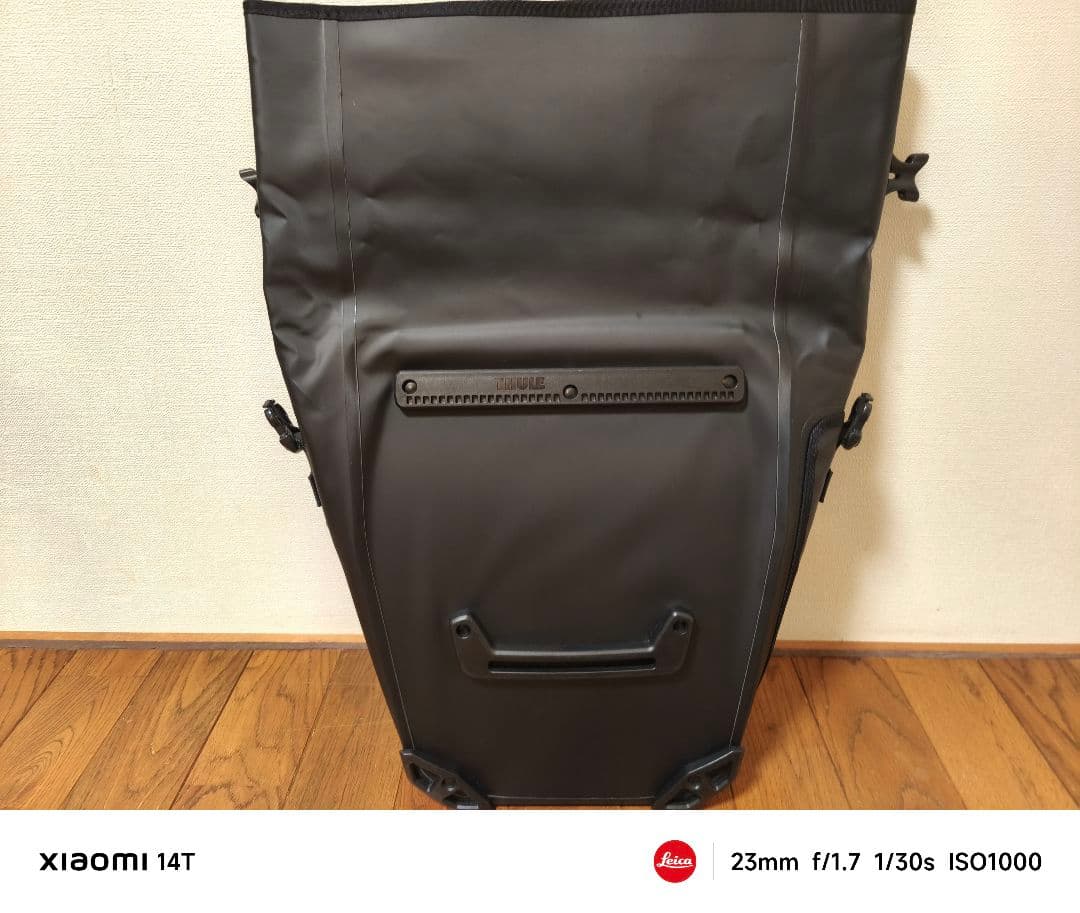 【極美品】THULE/ shield pannier 17L バックパック