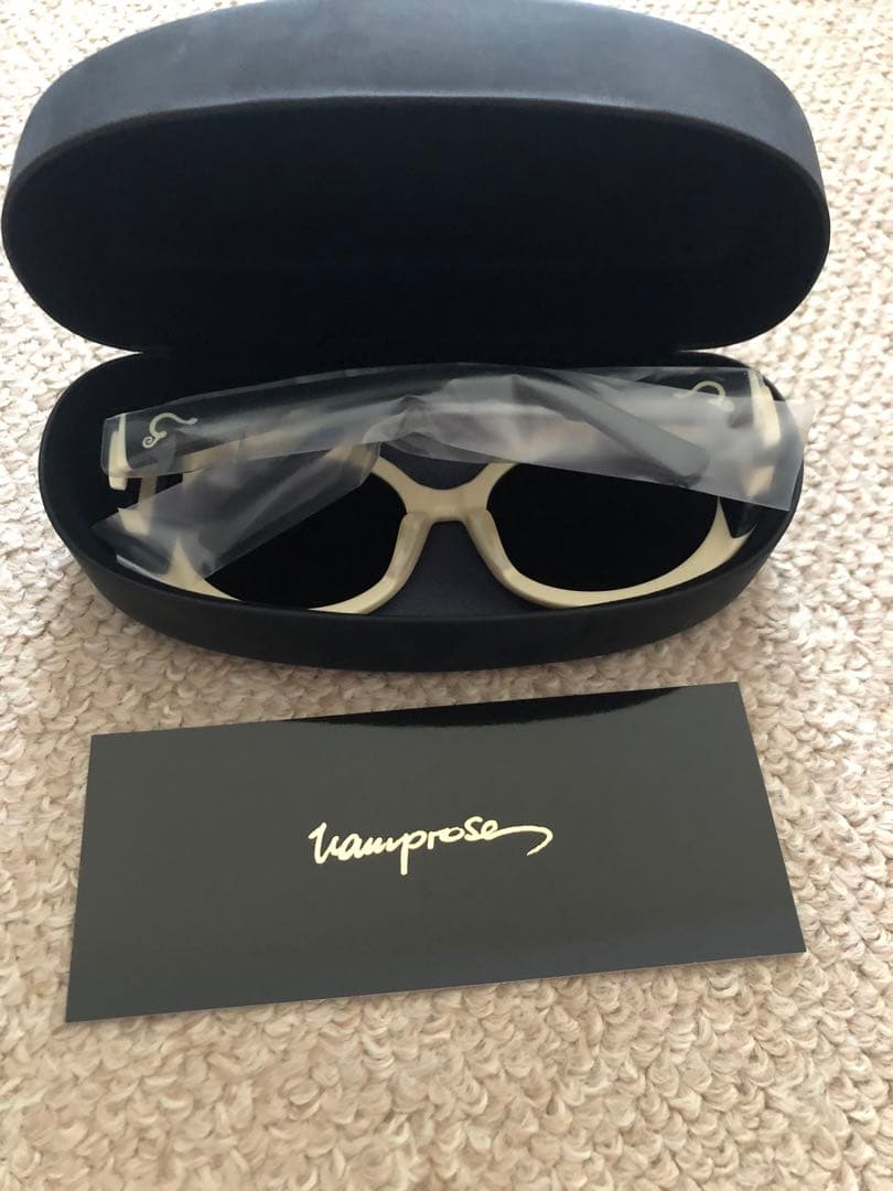 HYDE監修着用ぐるぐるサングラスファンクラブ 限定販売品　新品未使用