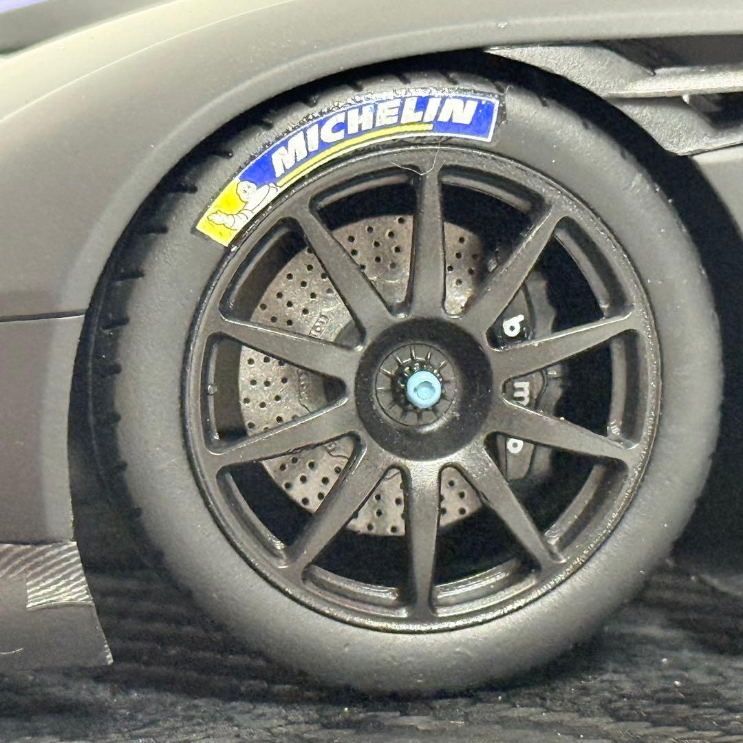 Frontiart 1／18 アストンマーチン ヴァルカン マットブラック