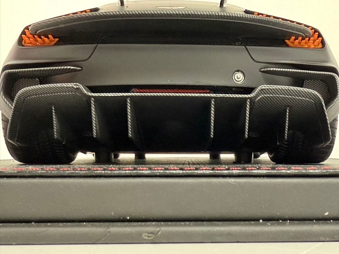 Frontiart 1／18 アストンマーチン ヴァルカン マットブラック