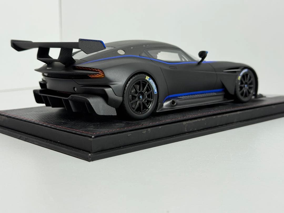 Frontiart 1／18 アストンマーチン ヴァルカン マットブラック