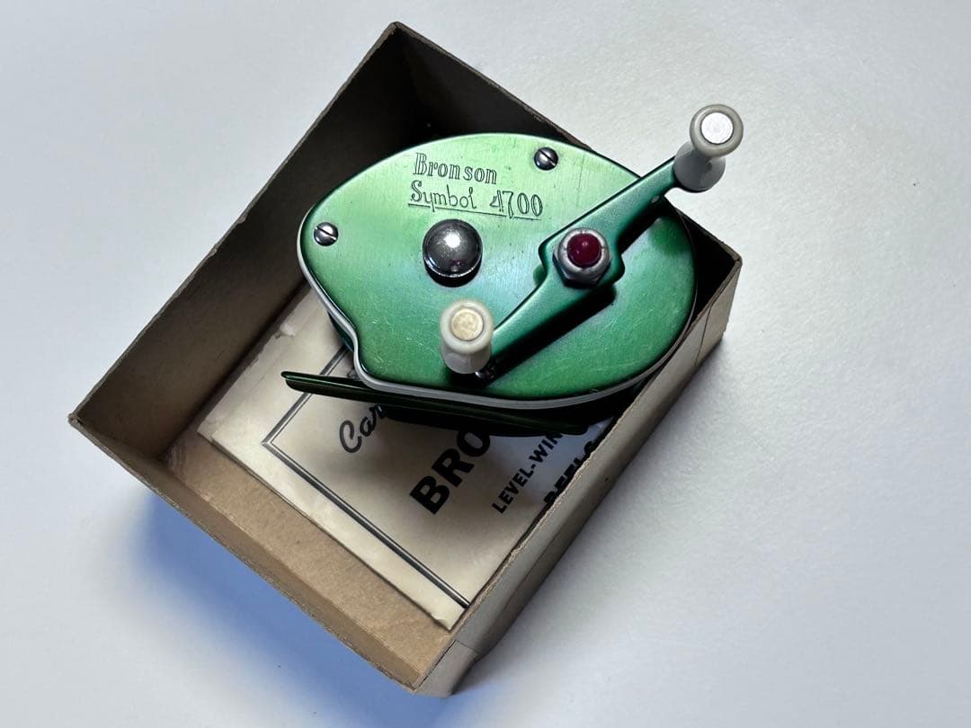 Bronson Symbol 4700 ブロンソン