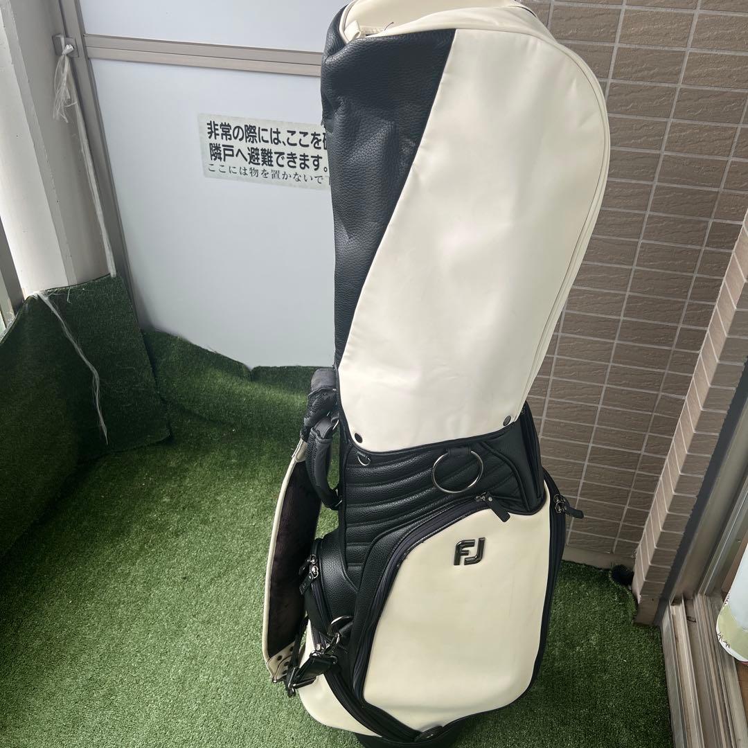 FJ ゴルフバッグ 黒/白（フード有）