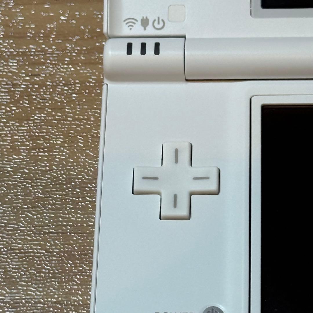 8-050【ほぼ未使用】ニンテンドーDSi ホワイト
