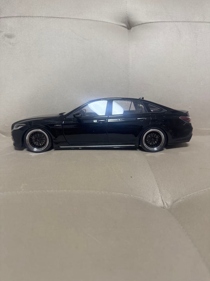 イグニッションモデル　1/18 クラウンアスリート