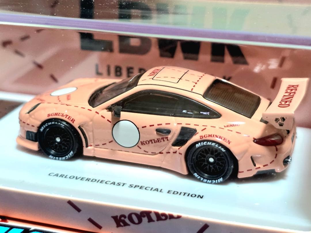 Inno64 リバティーウォーク PORSCHE LBWK PINKPIG