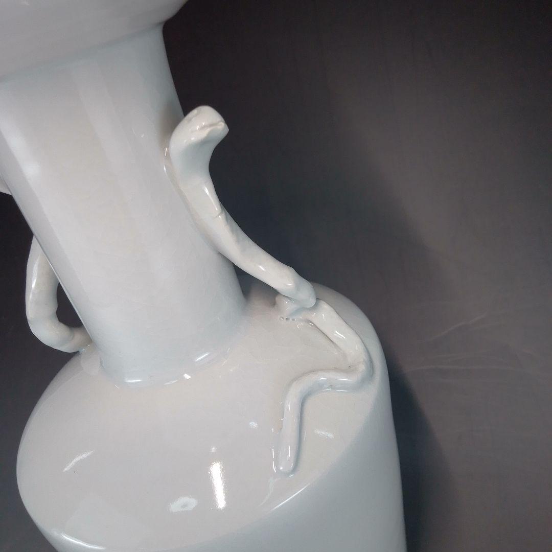 白磁　蛇耳付　花入