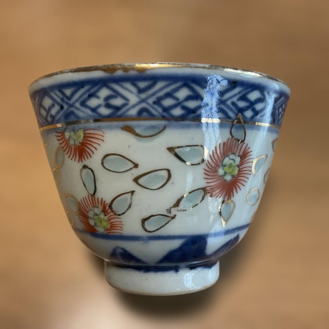 中国清朝の透かし染付の磁器茶碗