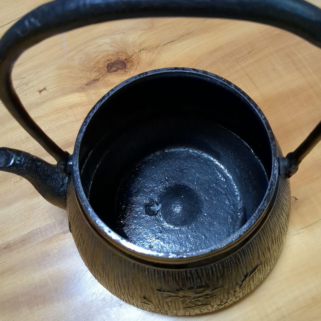 南部鉄瓶　昭和期造牡丹模様
