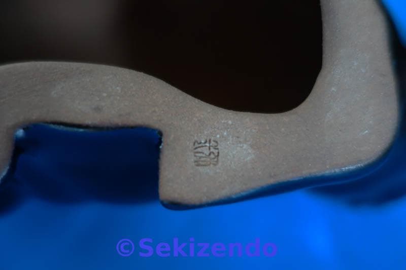 京焼　清水焼　楠部彌弌 フィギュリン 豊牛 牛 丑　銀鼻環 置物 共箱 ２５５２