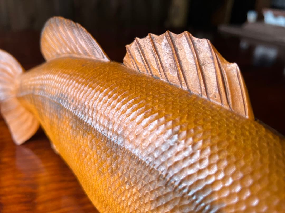 ブラックバス　カービングフィッシュ