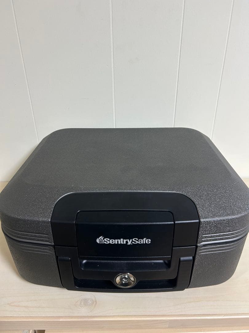 セントリー Sentry Safe 耐火防水金庫 CHW20121