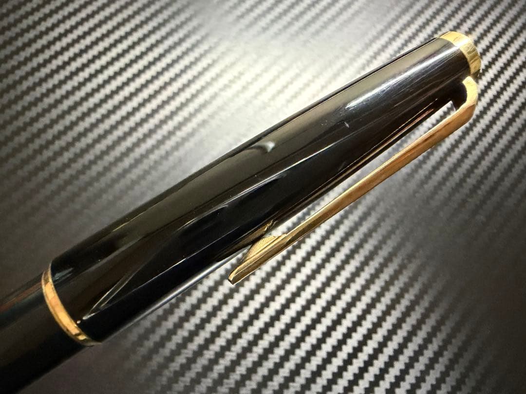 未使用に近い モンブラン No.310 ブラック F 細字 万年筆