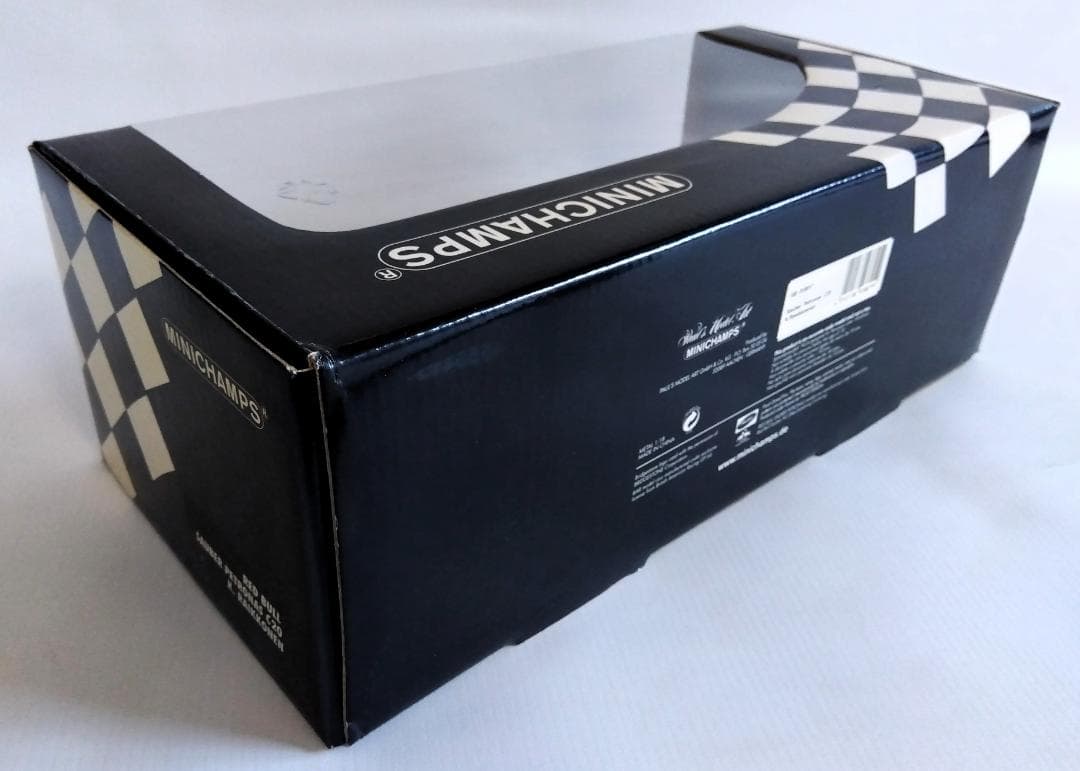 PMA 1/18 レッドブル ザウバー ペトロナス C20 K.ライコネン