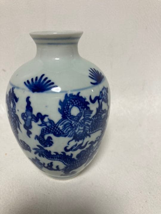 大清乾隆年製　青花龍壺