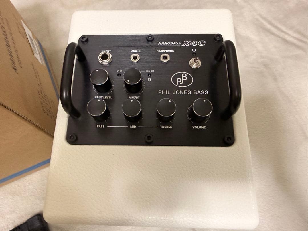 PHIL JONES BASS NANOBASS X4C ベース用アンプ＋ケース