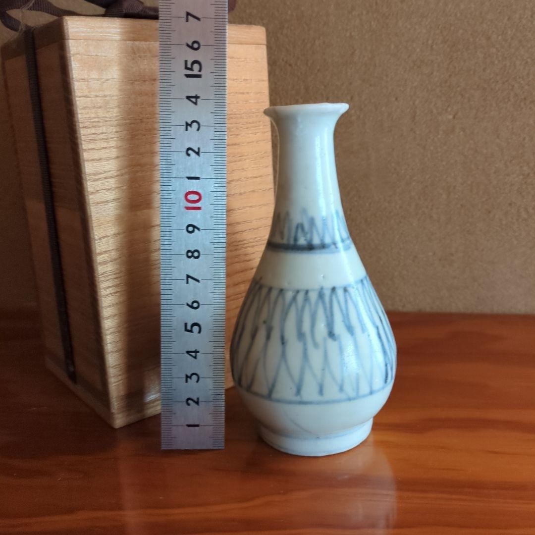 青いストライプ模様の陶器花瓶　骨董品　初期伊万里　徳利