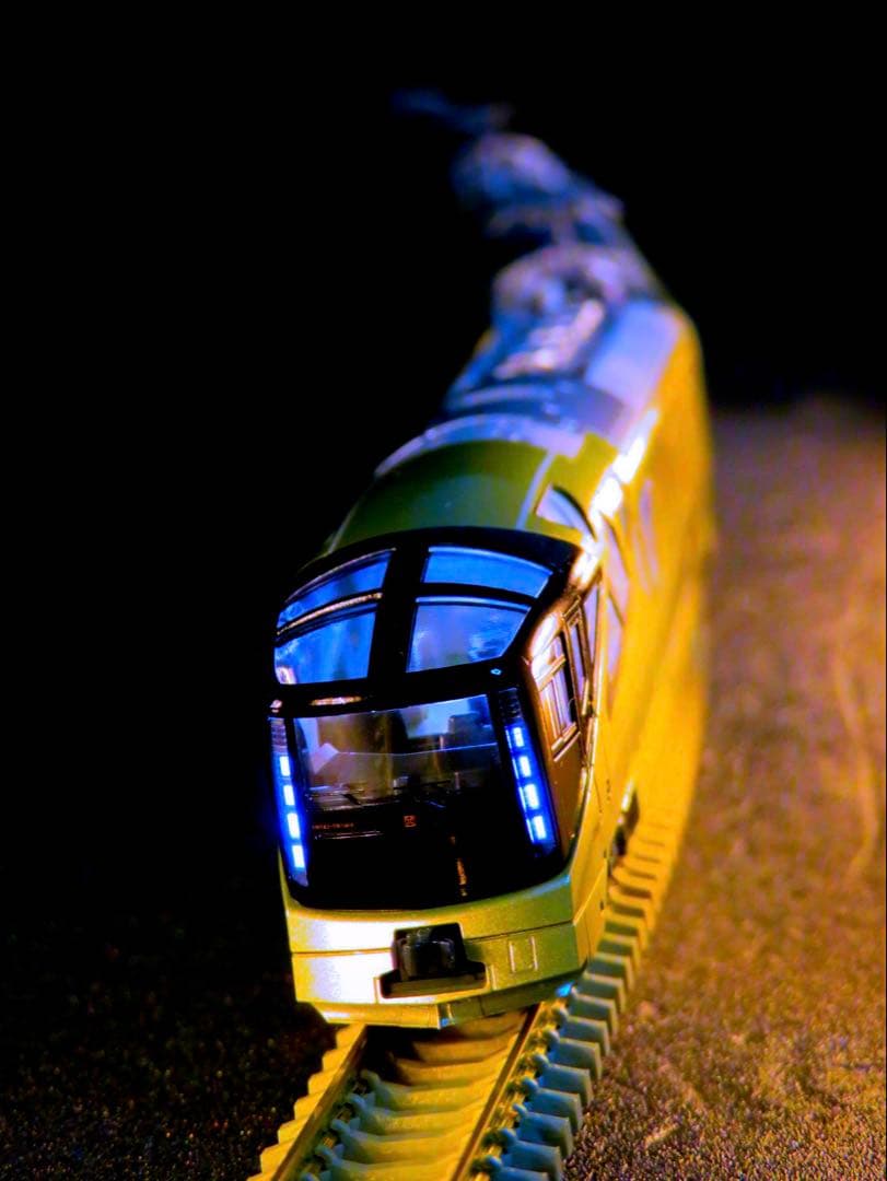 KATO E001形 ＜TRAIN SUITE 四季島＞ (特別企画品)【新品】