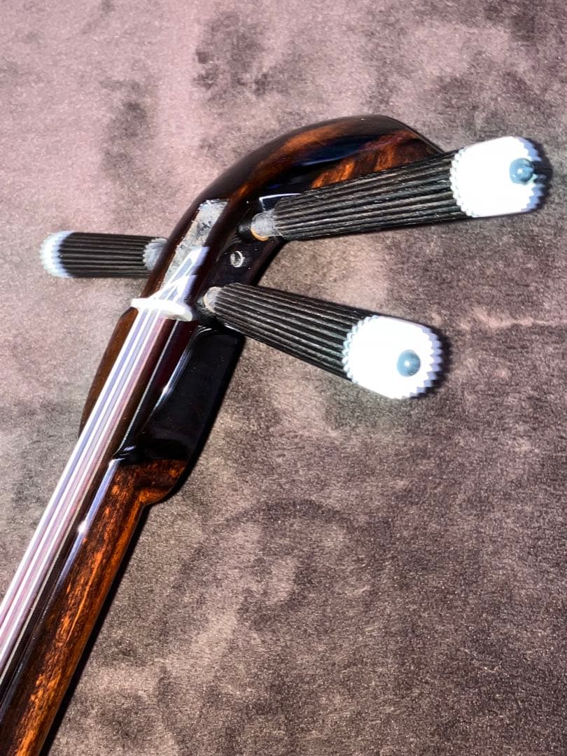 沖縄三線最高峰八重山黒木与那城型ウズラ➖トラ模様本皮一枚張りスンチ塗り限定出品