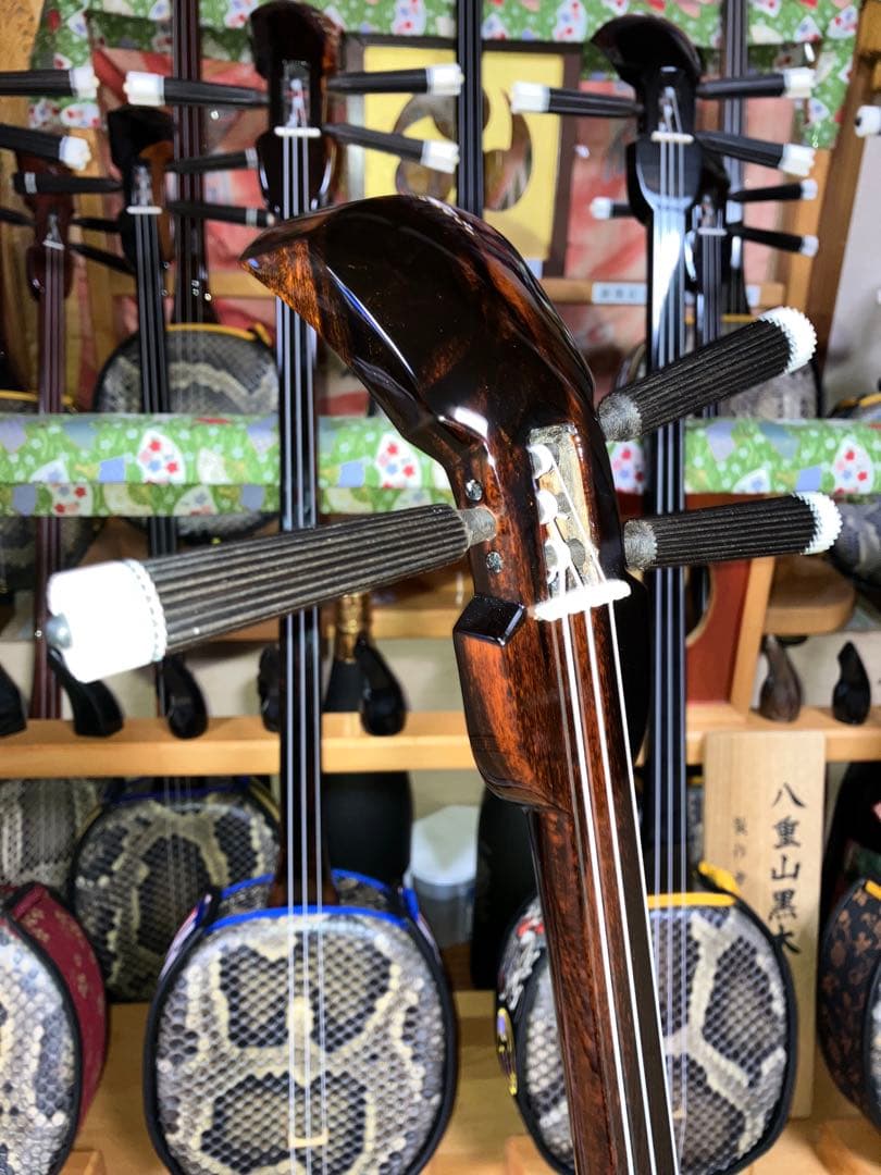 沖縄三線最高峰八重山黒木与那城型ウズラ➖トラ模様本皮一枚張りスンチ塗り限定出品