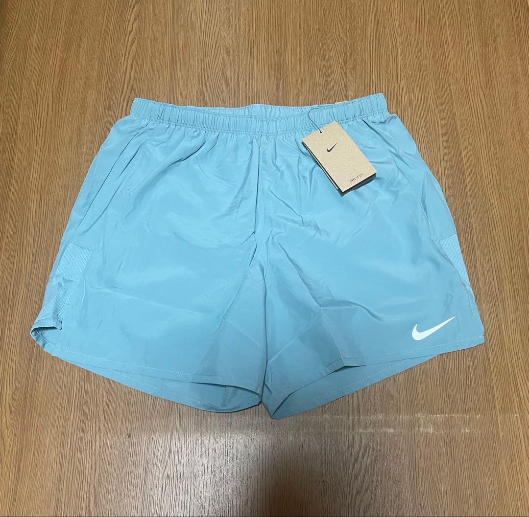 Nike ウィンドブレーカー & ショートパンツ セット