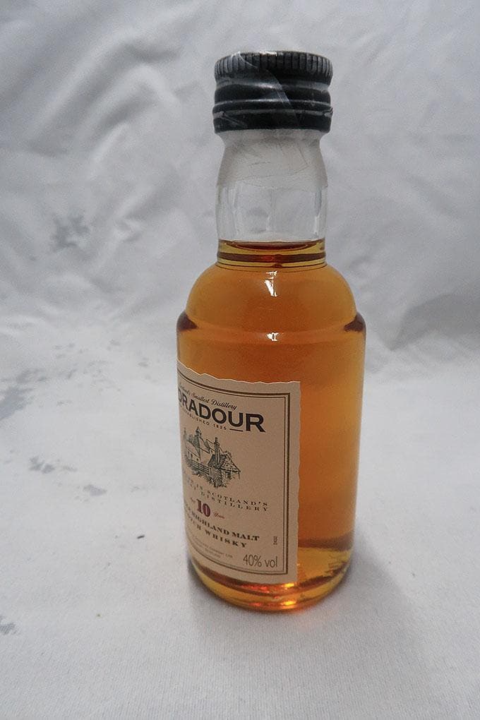 エドラダワー１０年 シングルモルトウィスキー ミニチュアボトル