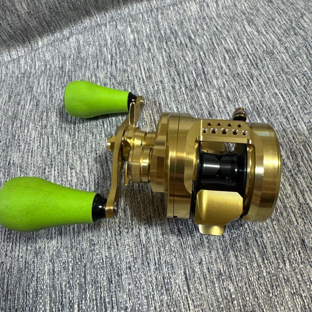 no3yes303様　シマノ 21 カルカッタコンクエスト　バリアルハンドル無し