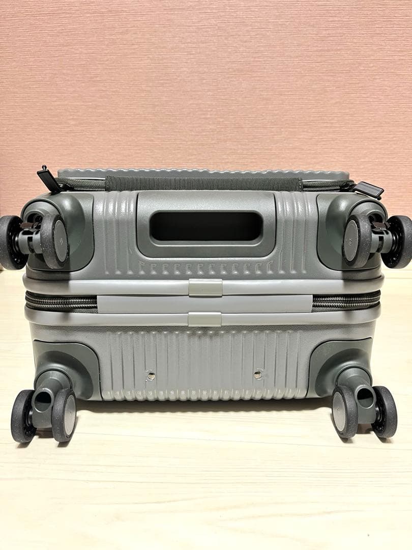 イノベーター INV20 フロントオープン 機内持込可33L STEELGRAY