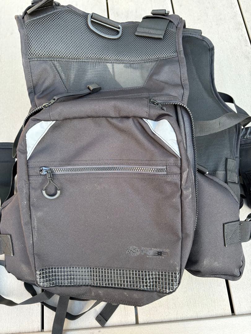 フィッシングベスト ブラック RBB