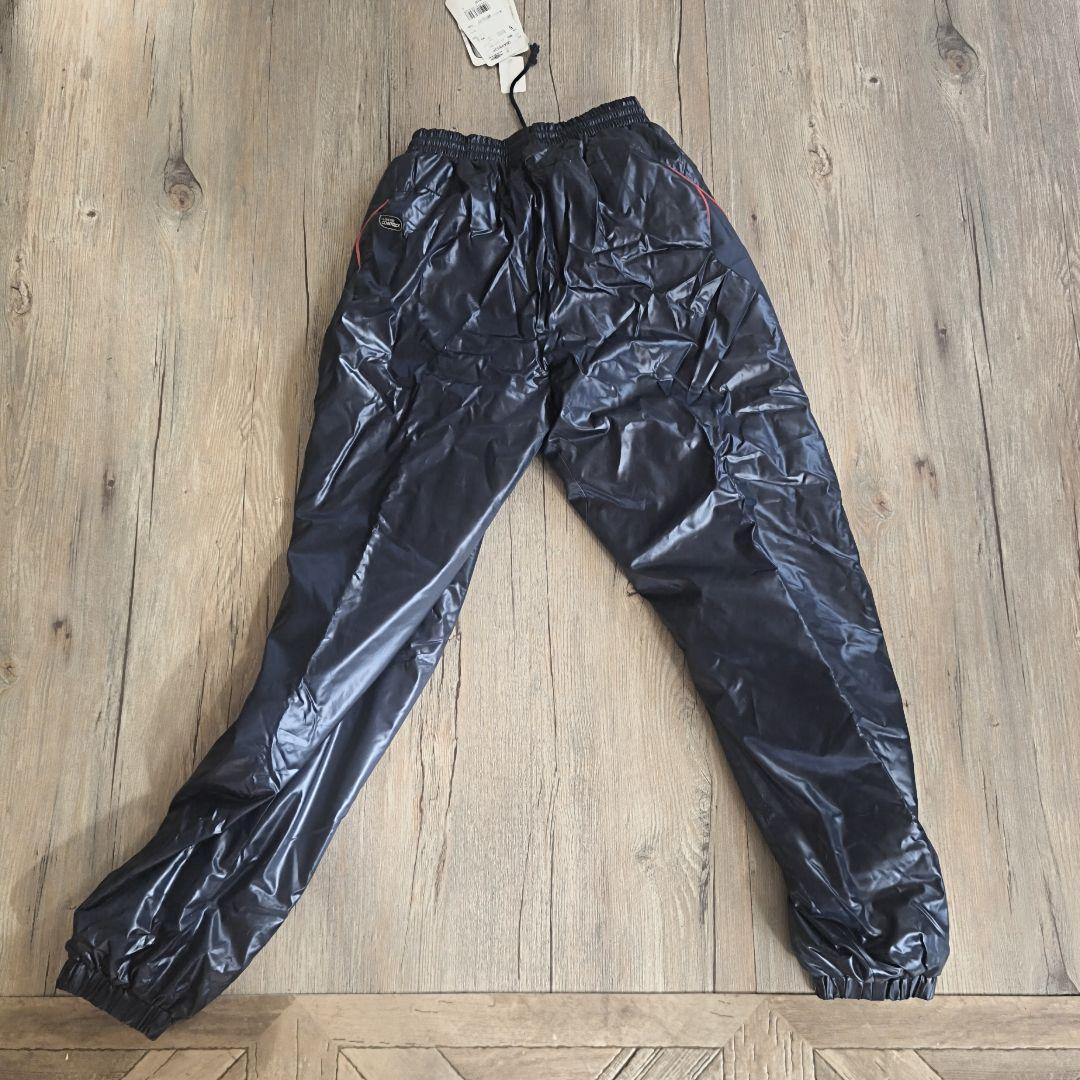 UMBRO ピステ・ウィンドブレーカー ネイビー　新品　サーモライト　中綿