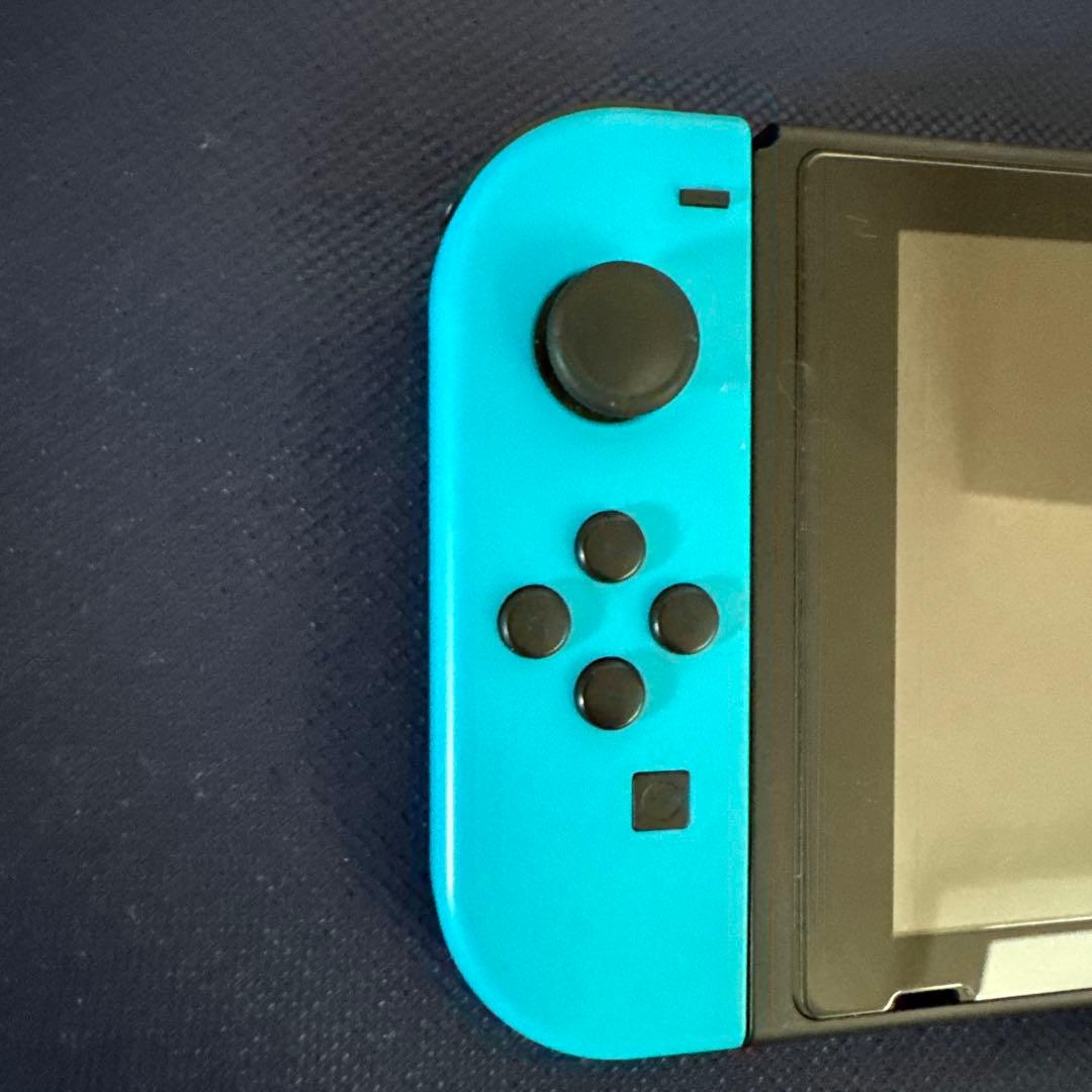 Switch本体完全セット＋ジョイコンLR＋充電器＋携帯用ケース