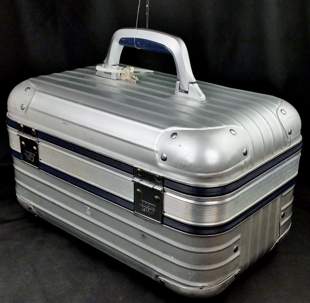 リモワ　廃盤924.38『シルバーインテグラル』アルミ・ビューティケース19L
