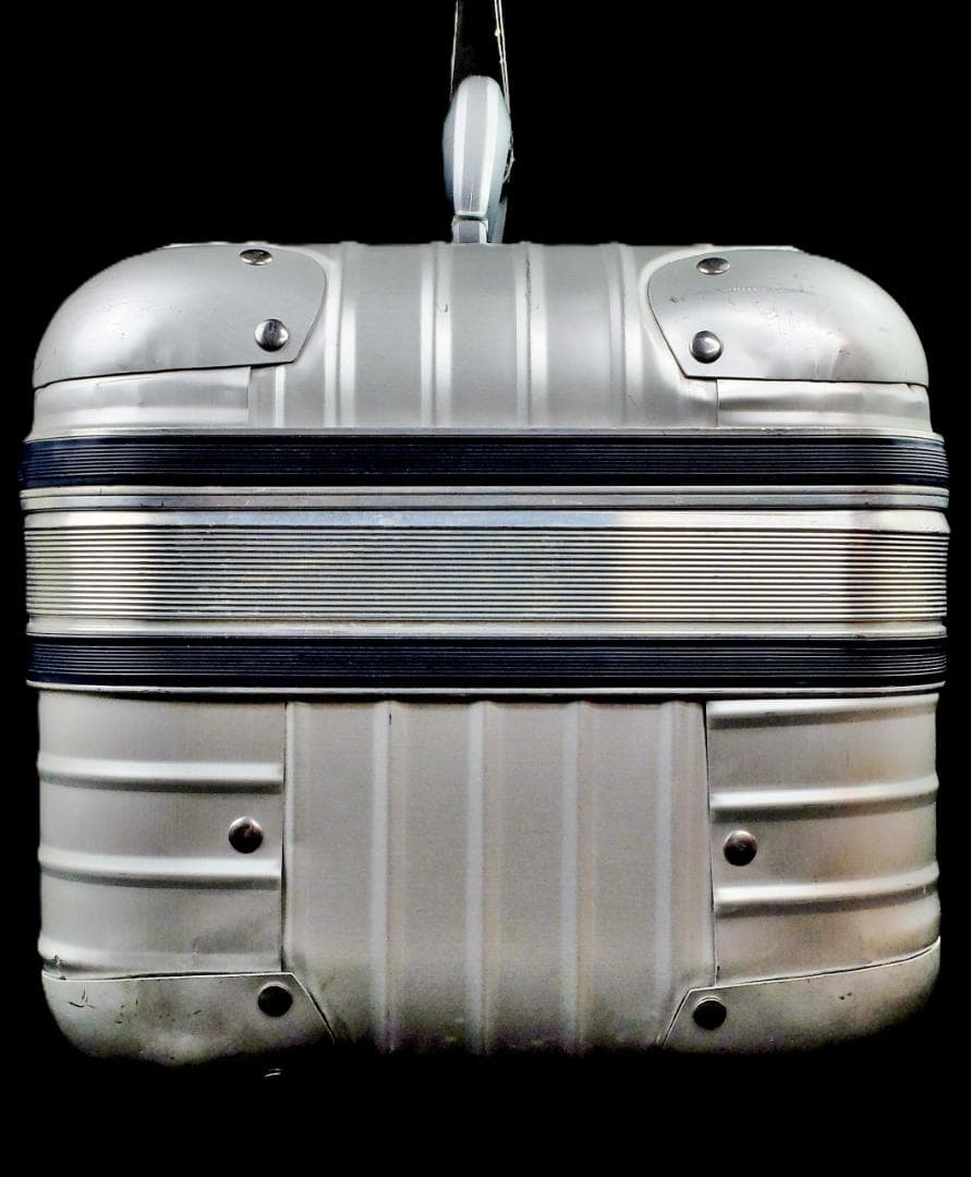 リモワ　廃盤924.38『シルバーインテグラル』アルミ・ビューティケース19L