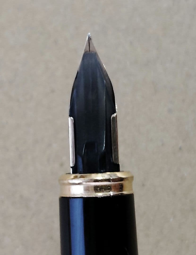 万年筆　プラチナ　Riviere　14K　細字